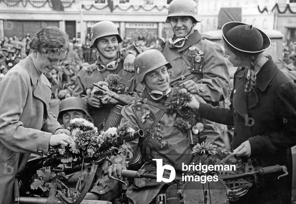 Enthusiastic population after the occupation of the Sudetenland in 1938