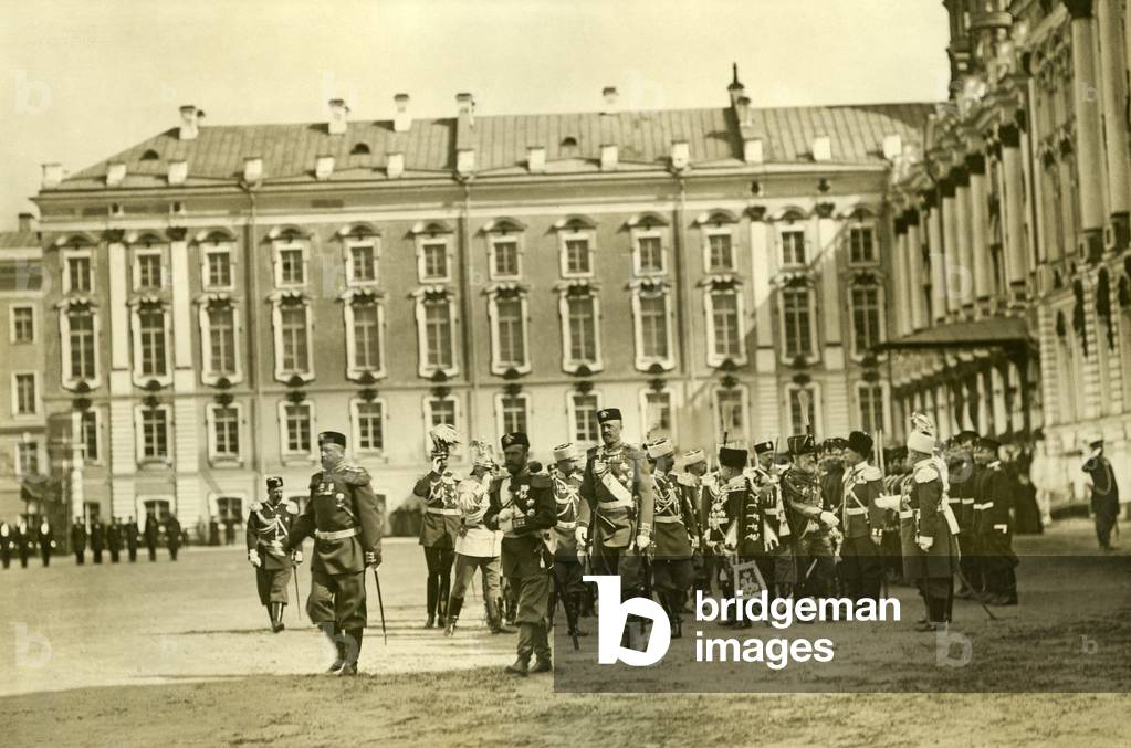 Tsar Nikolaus II. during a military parade, 1906 (b/w photo)