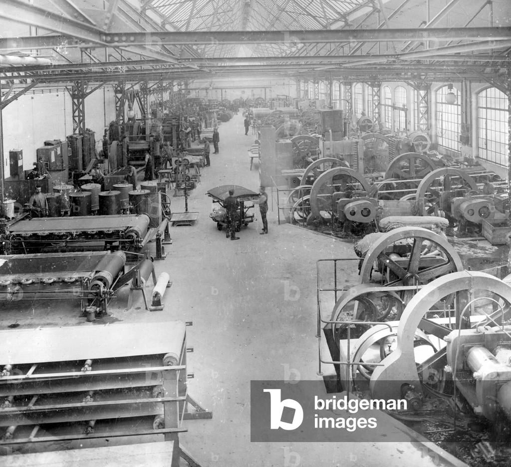 Factory hall of the AEG in Berlin (b/w photo)