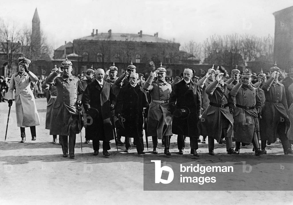 Erich Ludendorff on the dissolution of the Main Military Academy Gross-Lichterfelde, 1920 (b/w photo)
