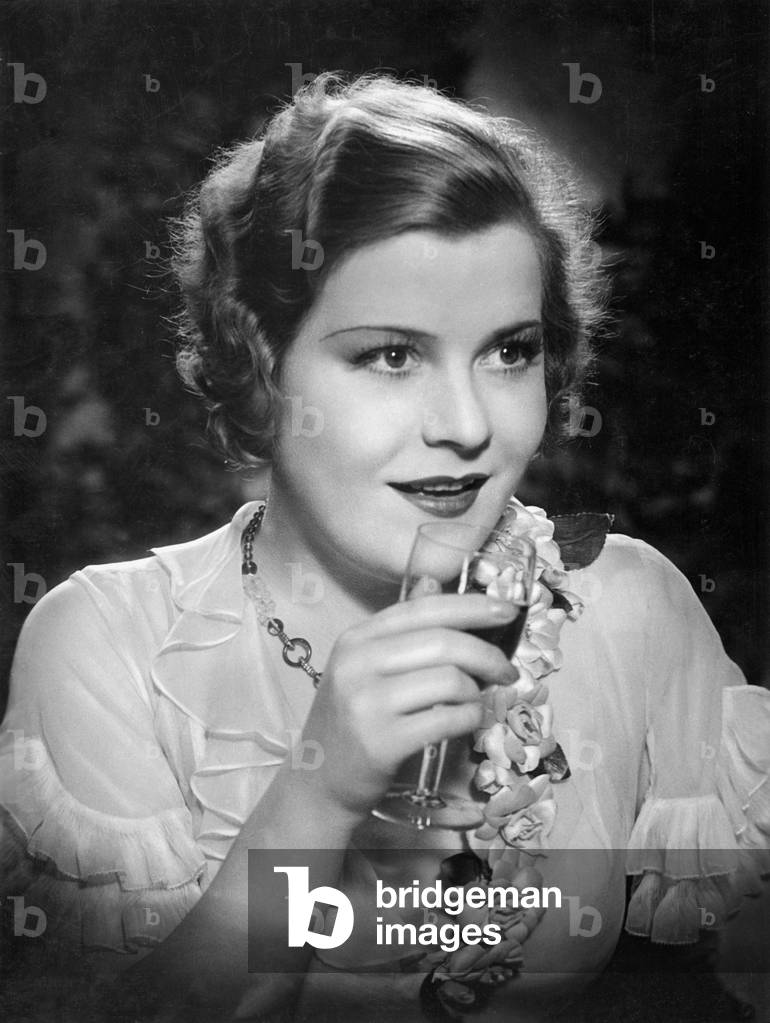 Renate Mueller in 'Maedchen zum Heiraten' (informal title: Girl to Marry), 1932 (b/w photo)