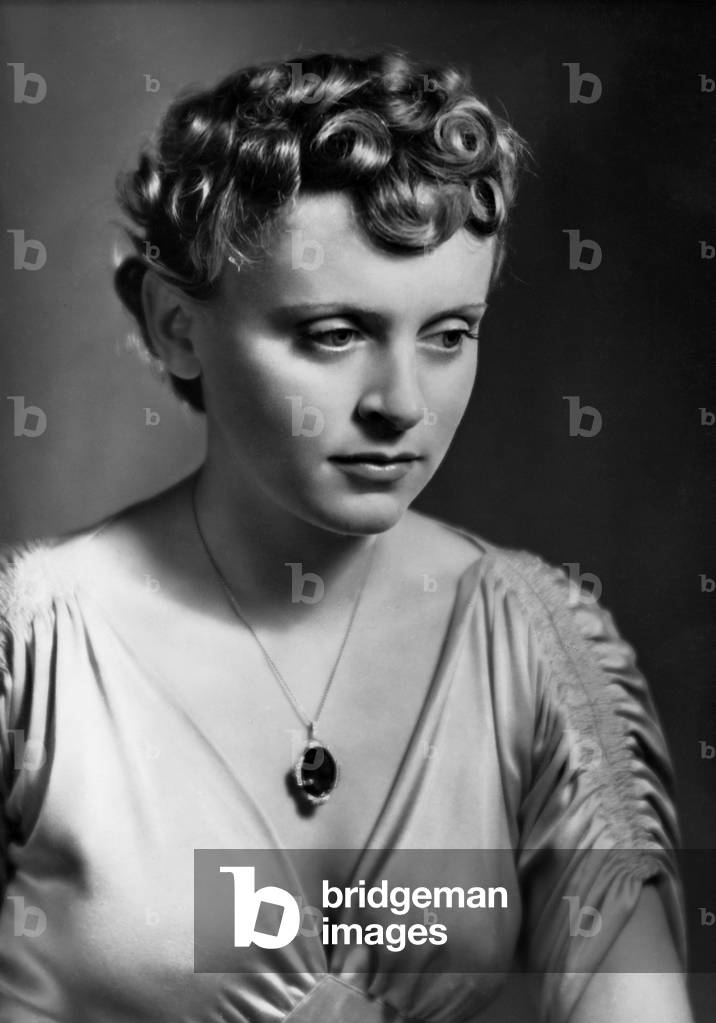 Luise Ullrich, 1940 (b/w photo)