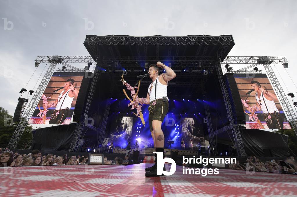 The Austrian 'Volks-Rock'n'Roller' Andreas Gabalier live on the Königsplatz in Munich, 2014 (photo)