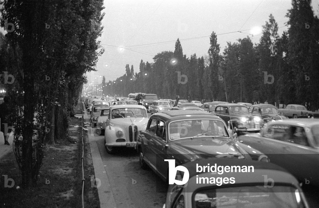 Traffic jam on the Leopoldstrasse in Munich, 1963 (b/w photo)