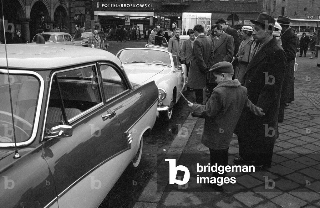 Leipzig at the time of the fair, 1960 (b/w photo)