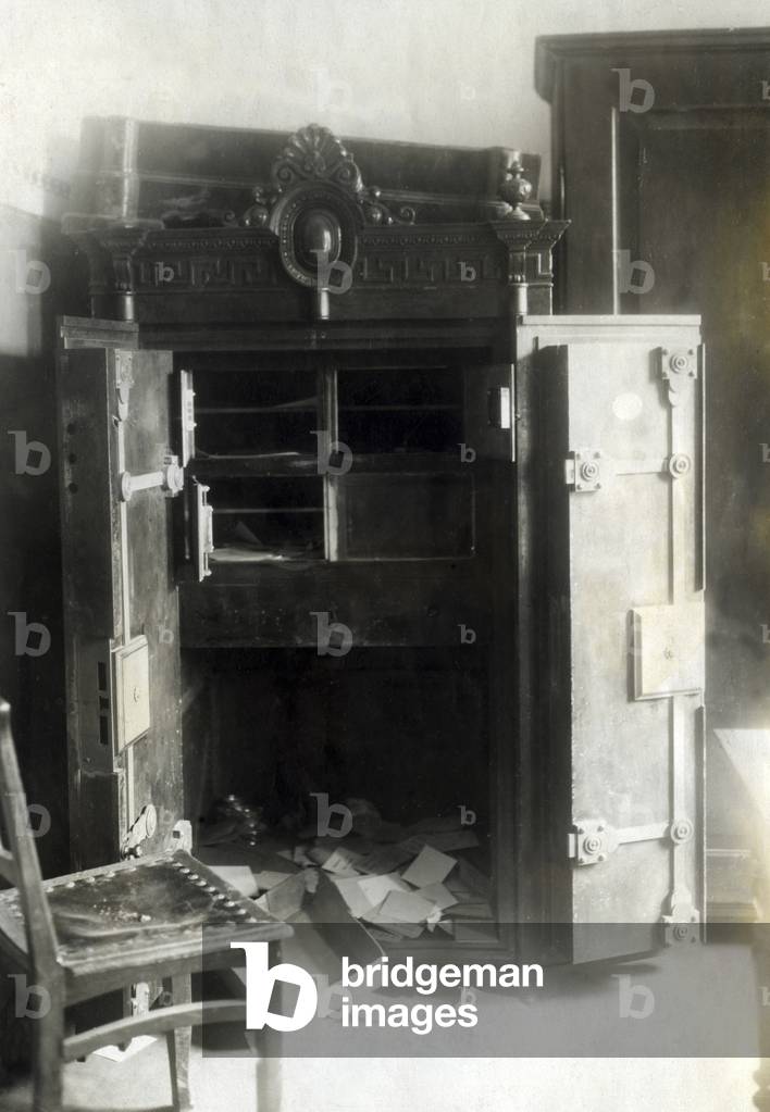Max Hoelzl's safe, 1920