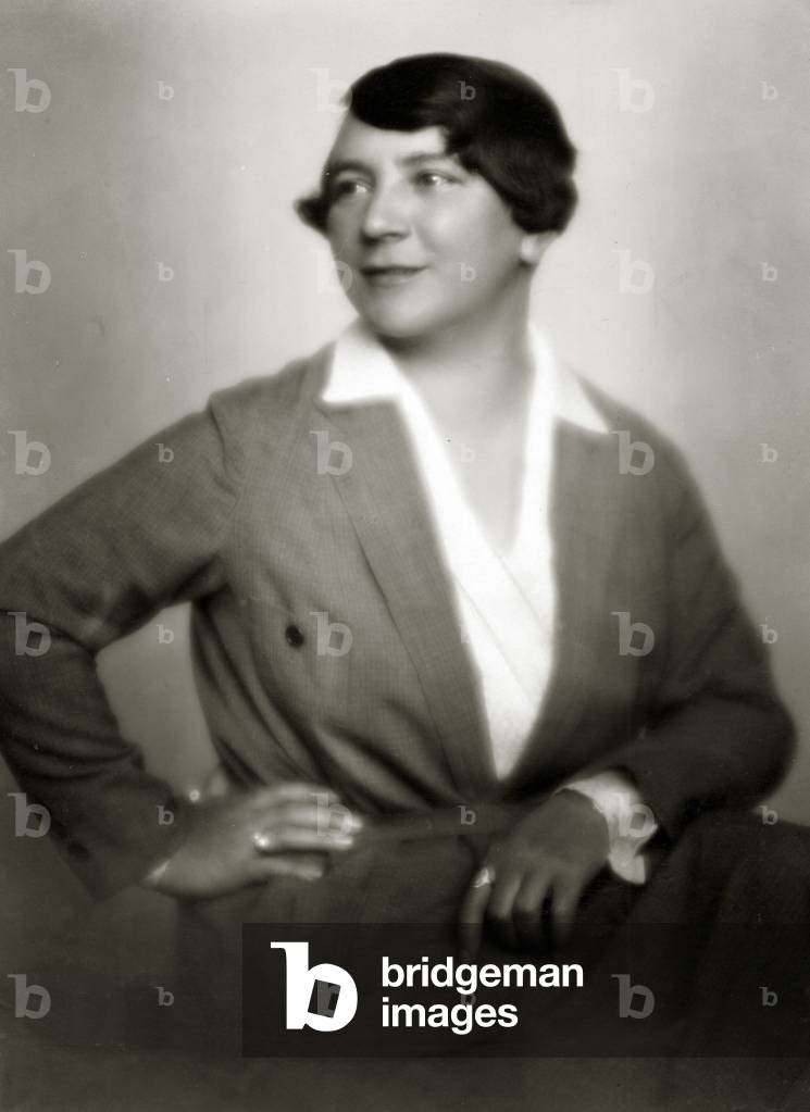 Liesl Karlstadt, 20s (b/w photo)