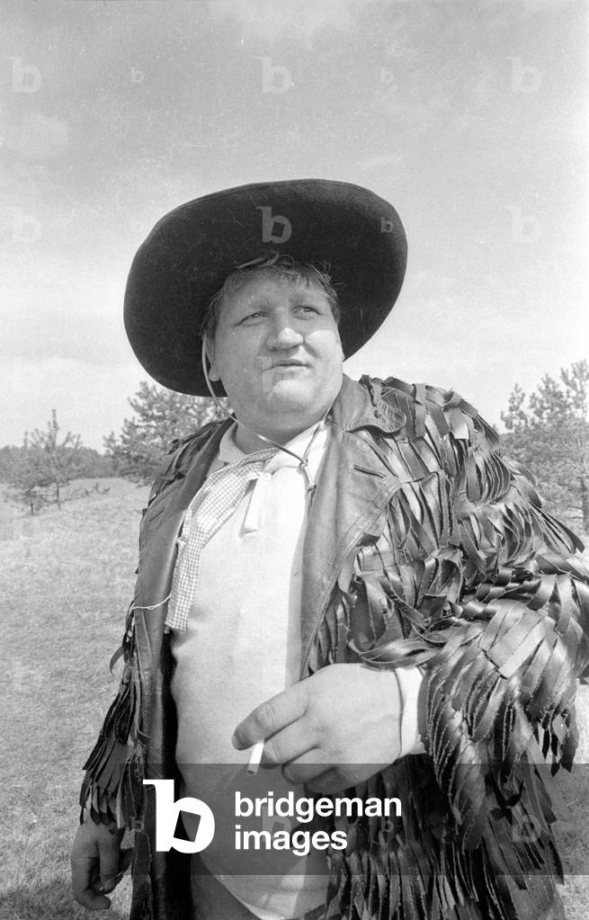 Vacation in covered wagon in Upper Franconia, 1971 (b/w photo)