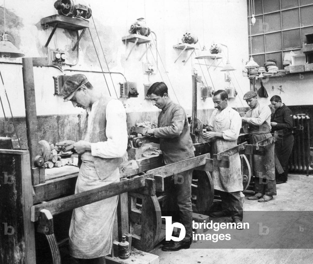 Amber workshop in East Prussia, 1913