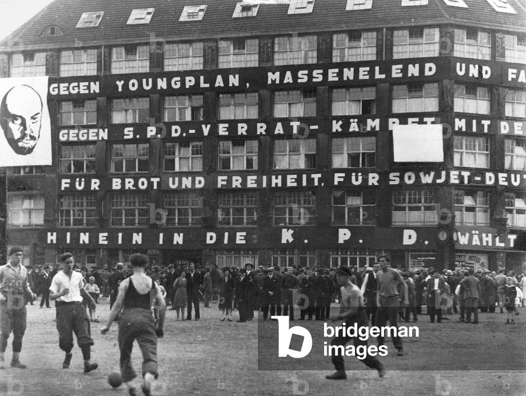 The Karl Liebknecht House in Berlin, 1932 (b/w photo)
