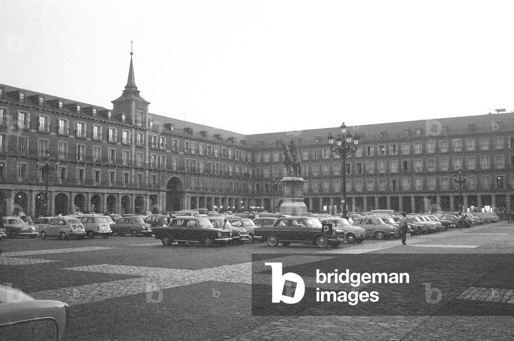 Plaza Mayor in Madrid, 1965 (b/w photo)