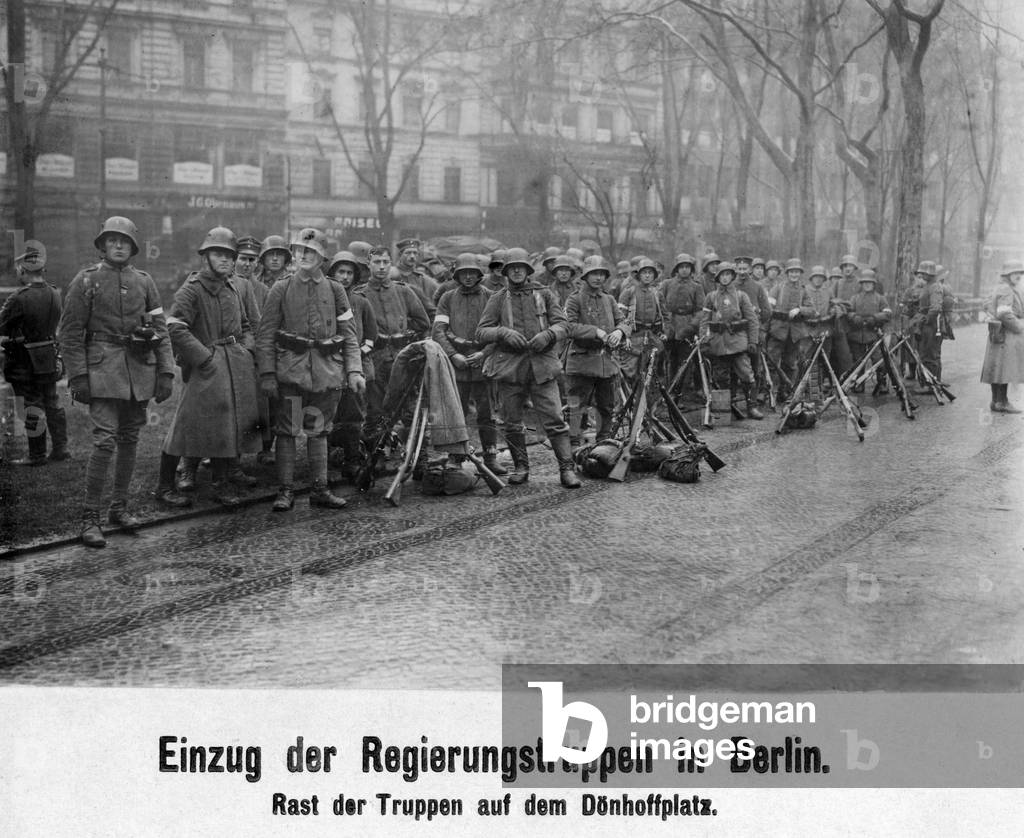 Governmental troops in Berlin during the January revolt, 1918