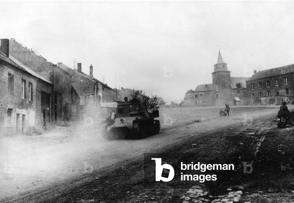 German reconnaissance patrol in France, 1940