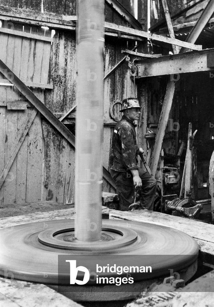 Oil drilling in Germany, 1938 (b/w photo)