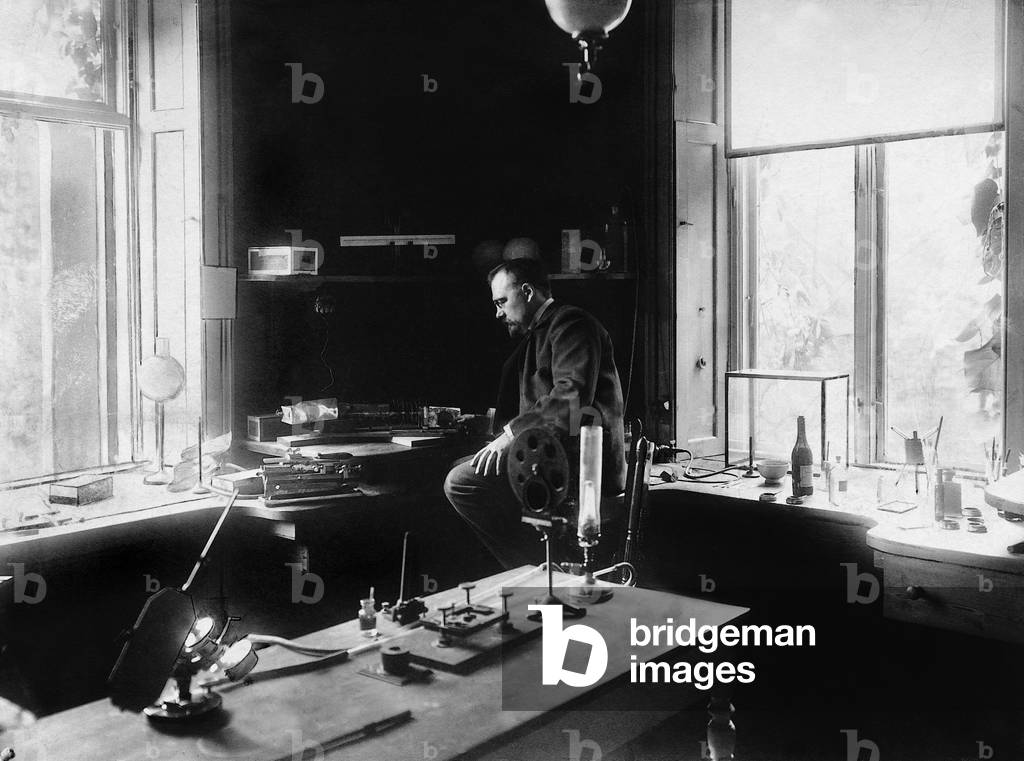 Niels Finsen in his laboratory, 1903 (b/w photo)