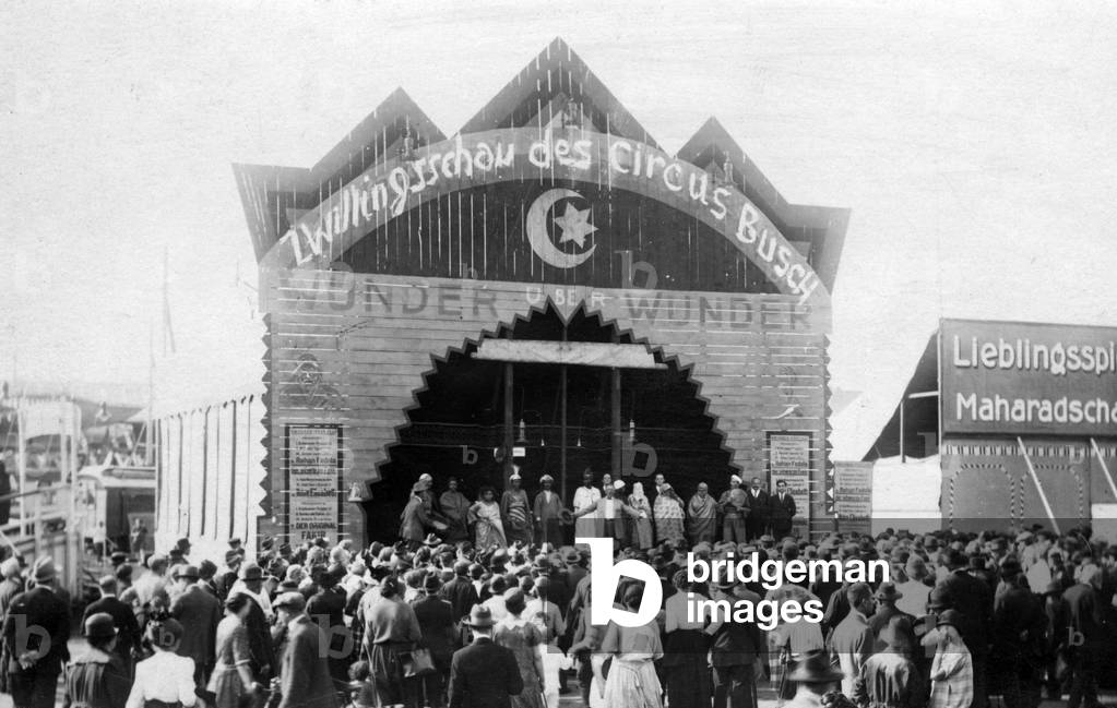 Oktoberfest, 1925 (b/w photo)