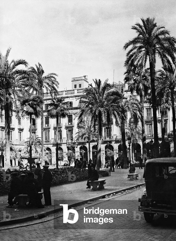 Plaza Real in Barcelona, 1936 (b/w photo)