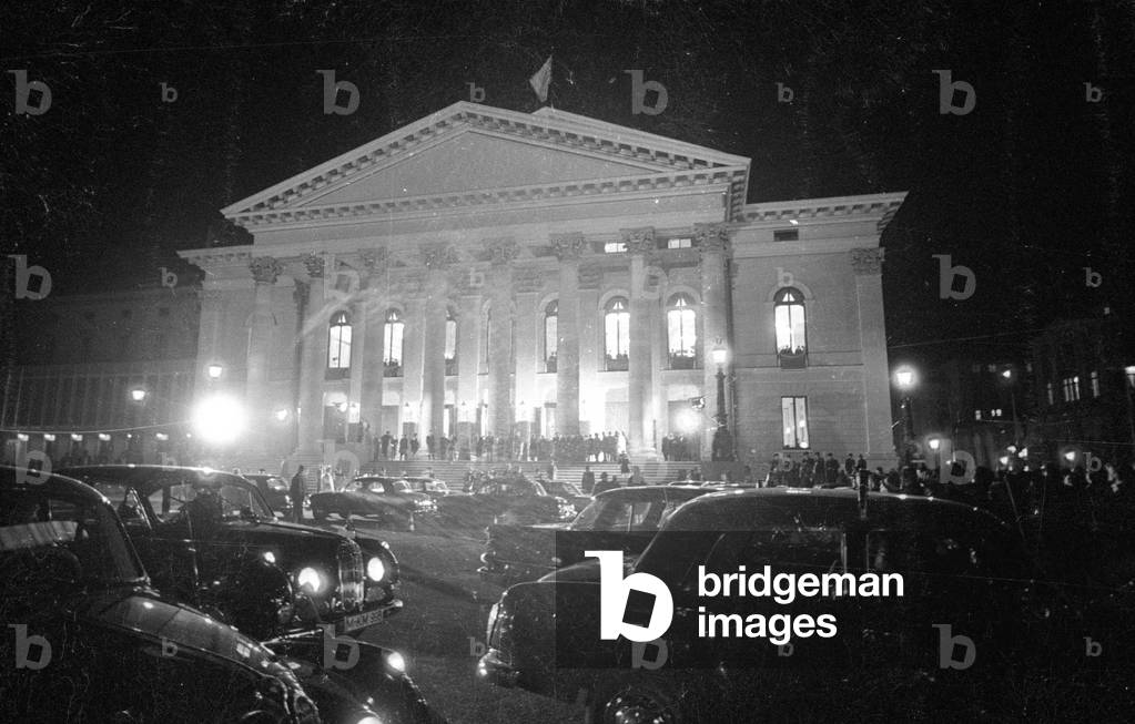 Reopening of the Munich National Theatre, 1963 (b/w photo)
