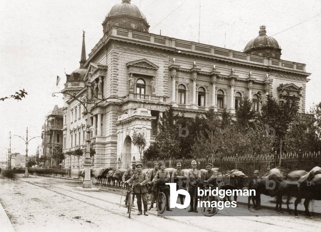 German and Austrian soldiers in Belgrade, 1915 (photo)