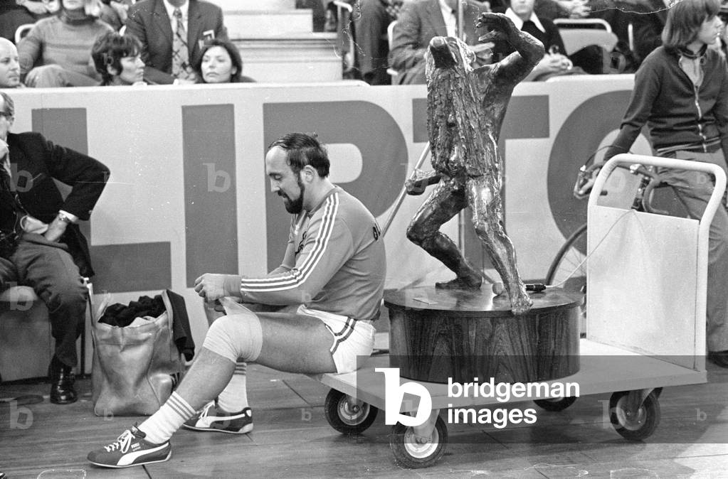 Klaus Wolfermann at the Sportpressefest (Sports Press Festival) in Munich, 1974 (b/w photo)