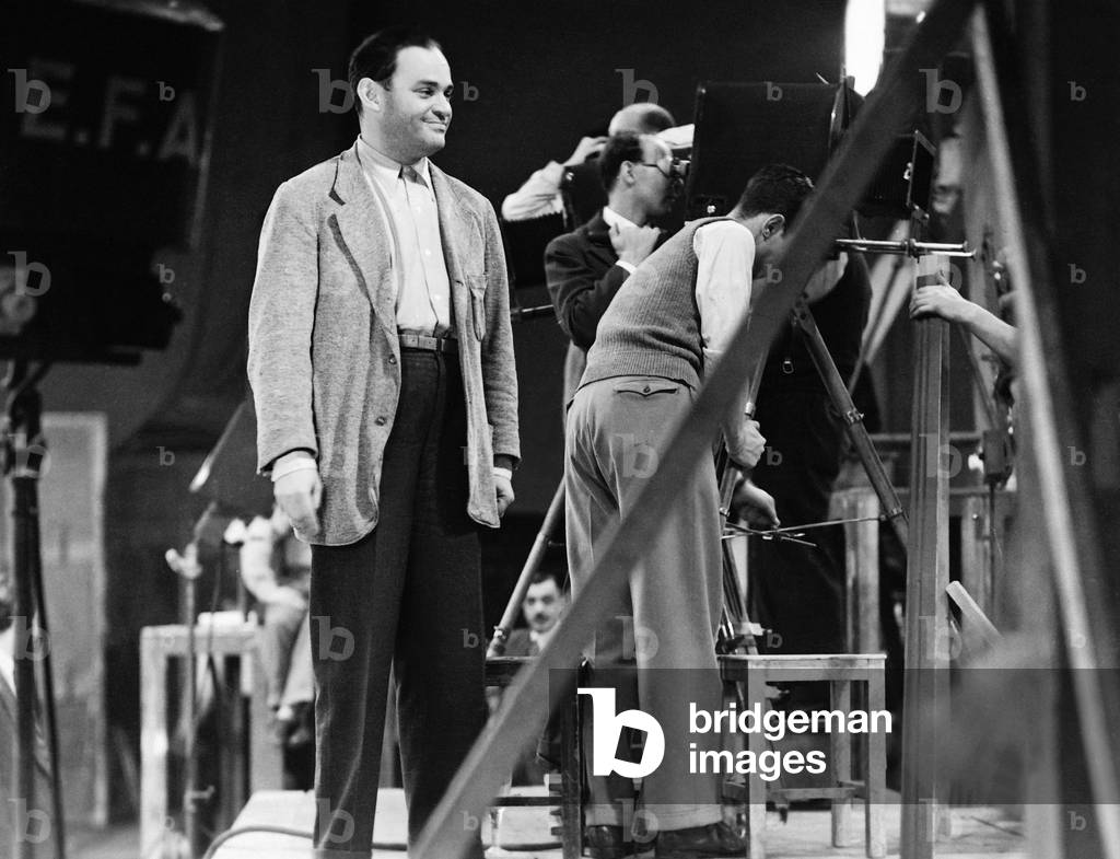 Fritz Kortner during director works for 'Zweimal Liebe' (b/w photo)