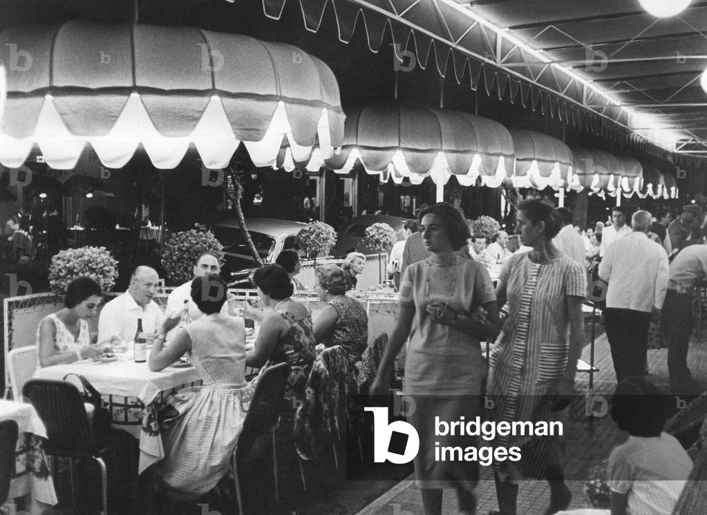 Nightlife in Rome (b/w photo)