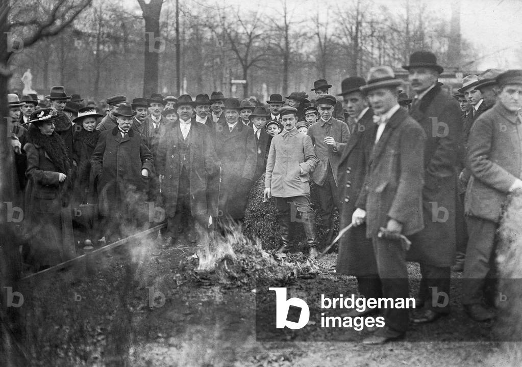 Spartacists in Berlin, 1919 (b/w photo)