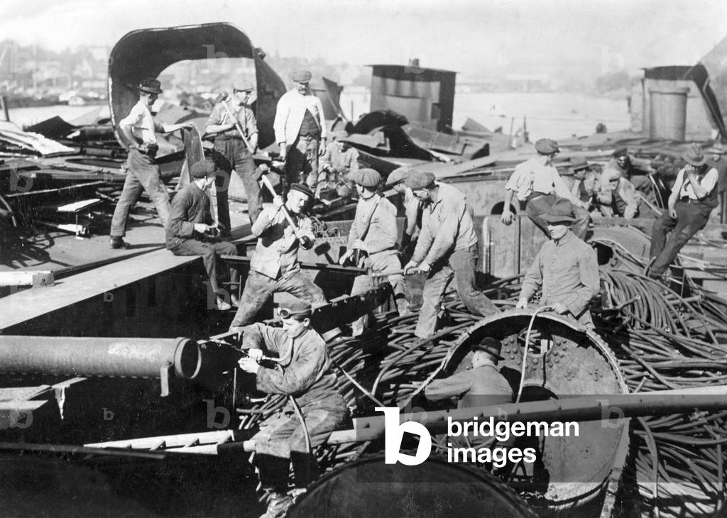 Scrapping of German torpedo boats in Stettin, around 1919