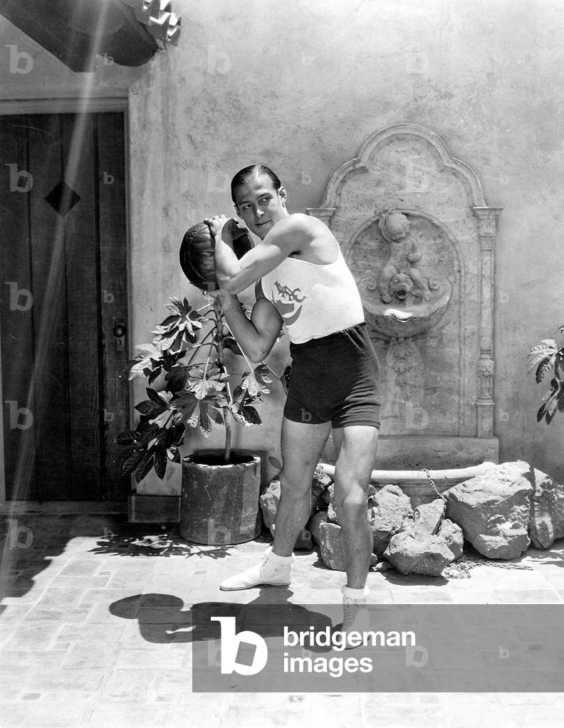 Rudolph Valentino (b/w photo)