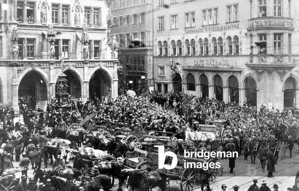 Entry of the Volunteer Corps in Munich, 1919 (b/w photo)
