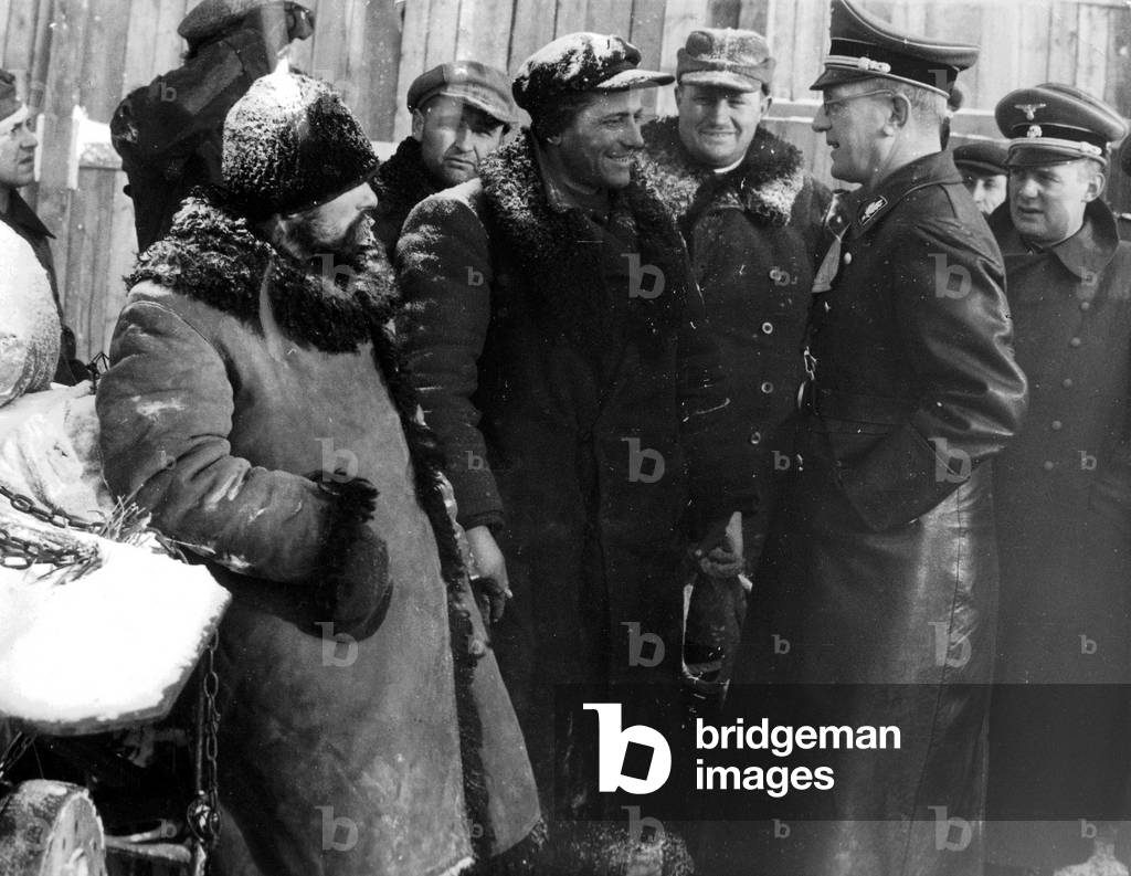 Seyss-Inquart with German resettlers (Volhynia) (b/w photo)