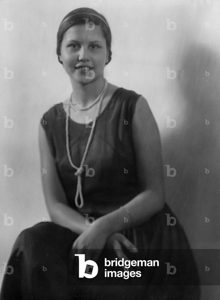 Portrait of woman, 1930 (b/w photo)