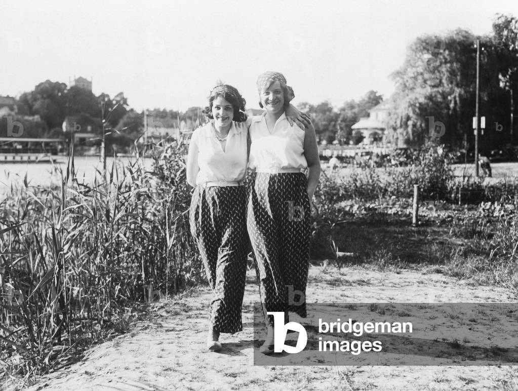 Beach holiday, c.1927 (b/w photo)