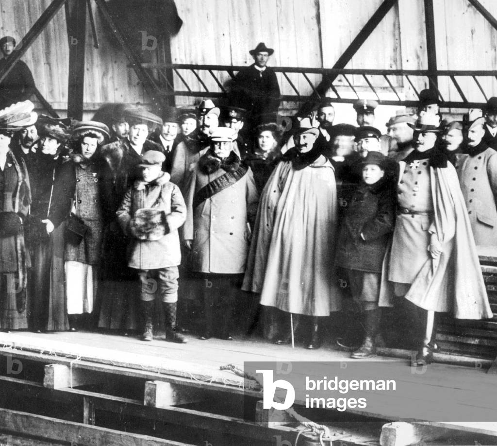 Ferdinand Graf Zeppelin and the Emperor Wilhelm II, 1910 (b/w photo)