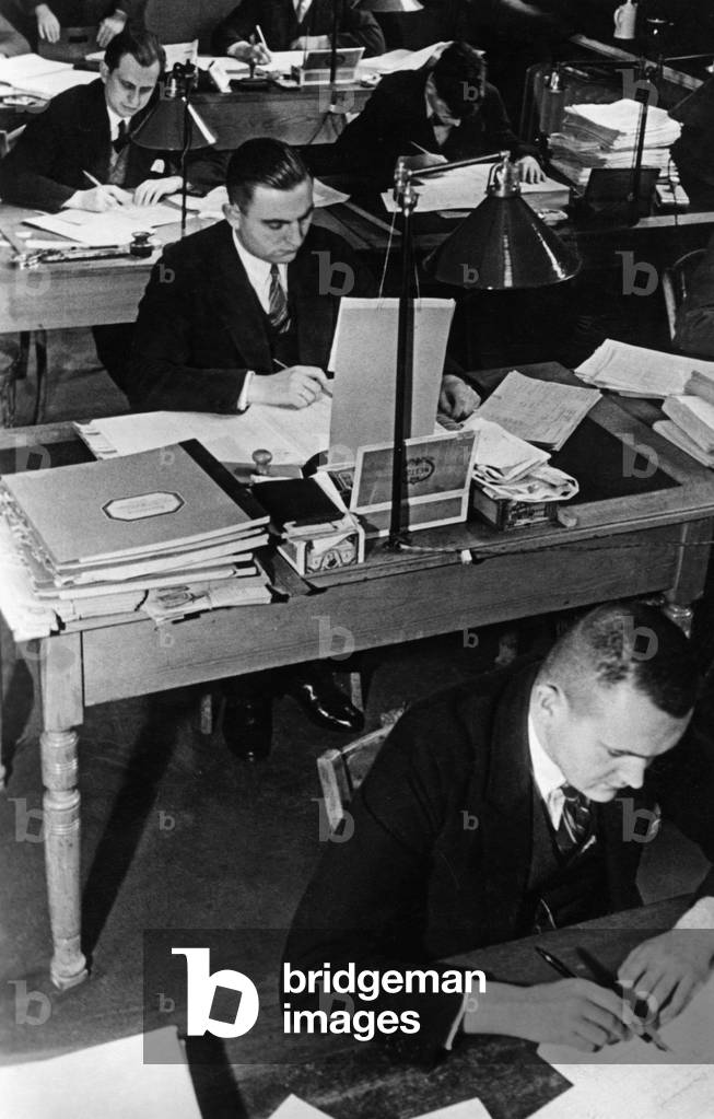 Employees in the sales department of the Branntweinmonopol, 1931 (b/w photo)