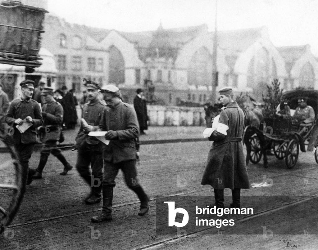 German soldiers leave the Left of Rhine in Cologne, 1918