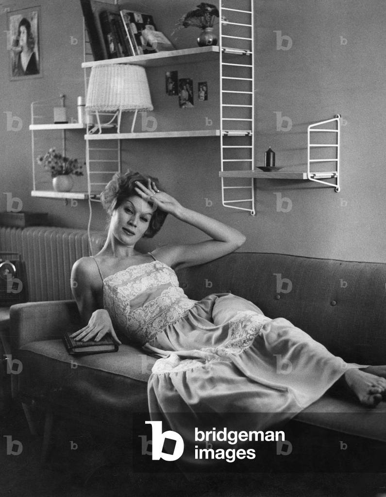 Home furnishings and nightwear, 1957 (b/w photo)
