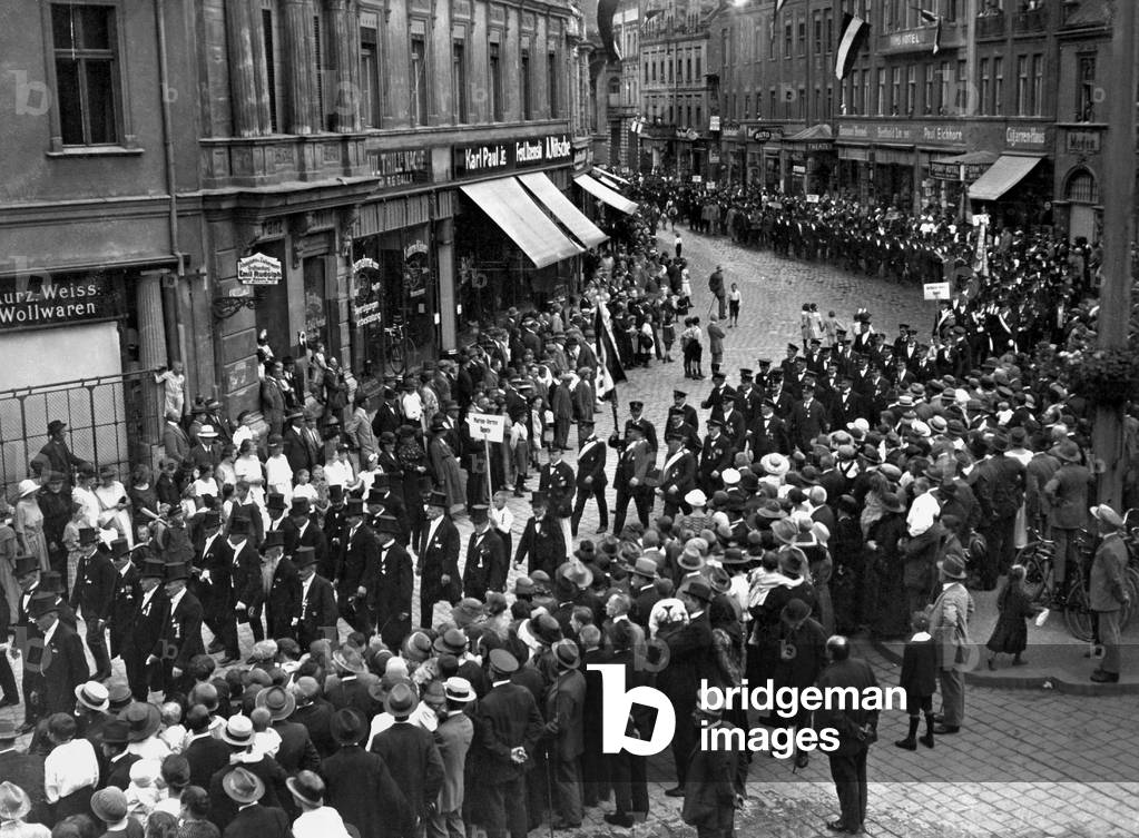 German funeral procession during the Polish uprising, 1921 (b/w photo)