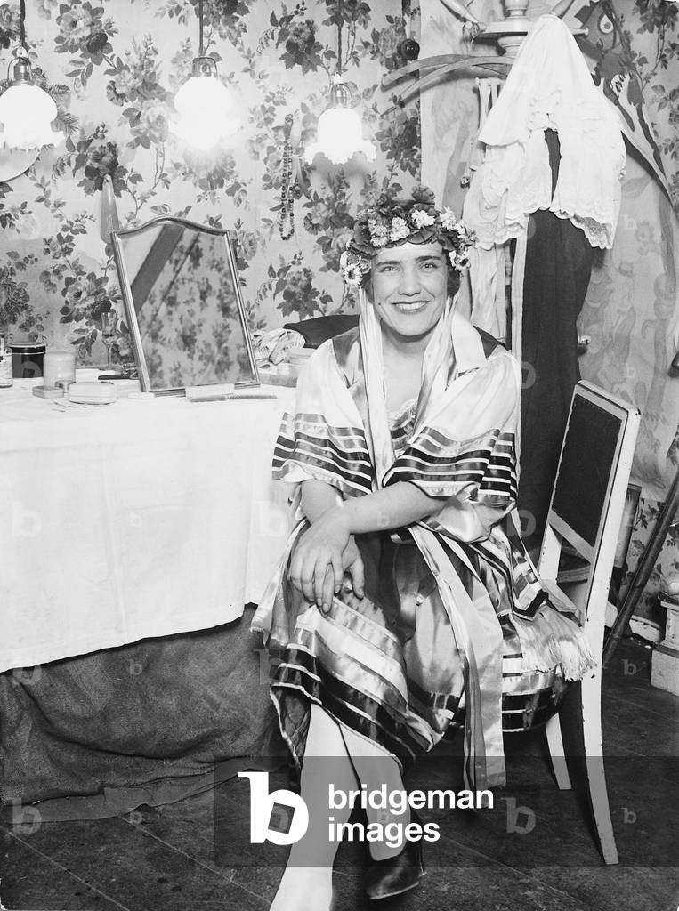 Maria Gregorievna Tolowiev (b/w photo)