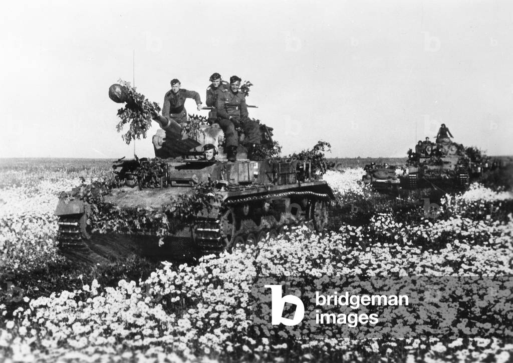 German Panzer IV in attacking in the direction of Stalingrad, 1942 (b/w photo)