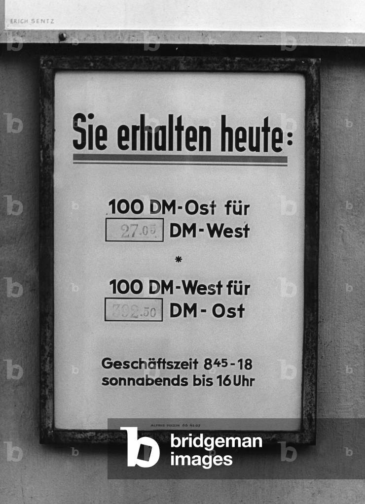 Sign in front of an exchange office in West-Berlin (b/w photo)