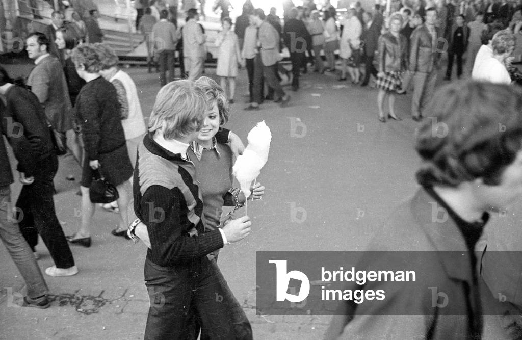 Uschi Glas and Fritz Wepper at the Munich Oktoberfest, 1970 (b/w photo)
