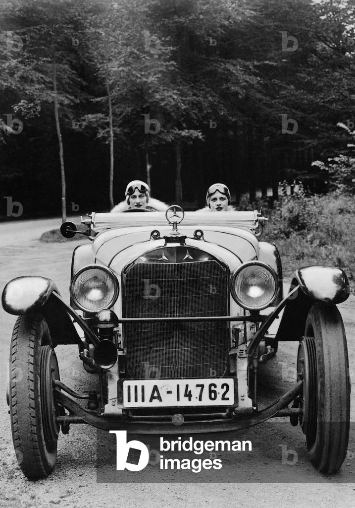 Mercedes-Benz sports car of the model 'S', 1928 (b/w photo)
