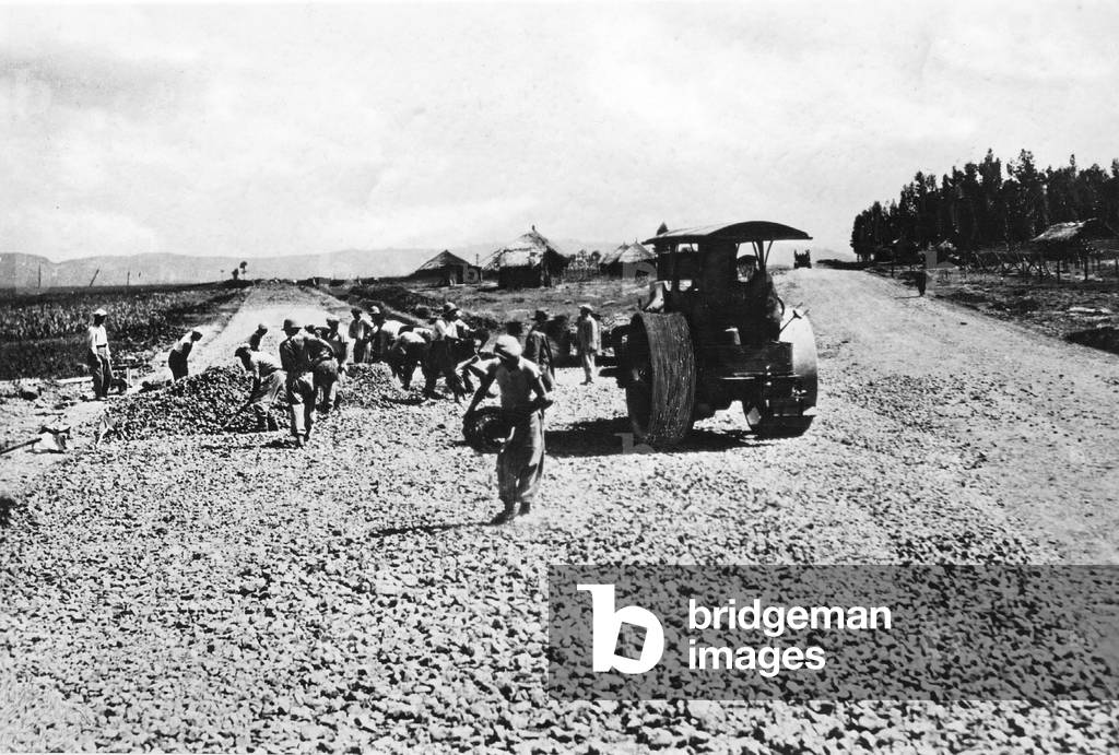 Road construction in Ethiopia during the Italian occupation period in 1937 (b/w photo)