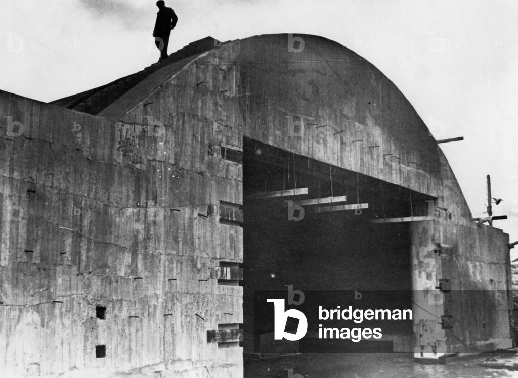 Construction of a German coastal fortification on the Atlantic Wall (b/w photo)