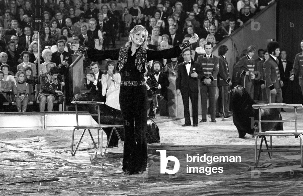Stars in der Manege, 1971 (b/w photo)