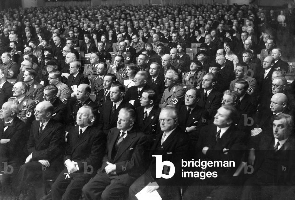 Gustaf Gruendgens at the annual meeting of the Reich Culture Chamber (b/w photo)