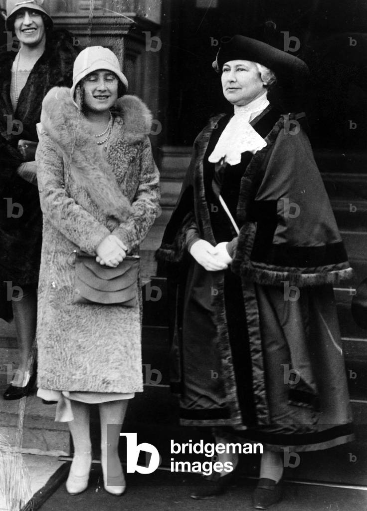 Elizabeth, Duchess of York, and the Mayor of Eastbourne, 1936 (b/w photo)