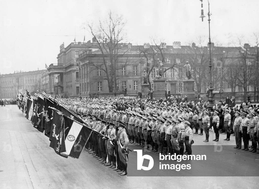Parade of Bismarck groups at a Party Congress of the DNVP in Berlin, 1933 (b/w photo)