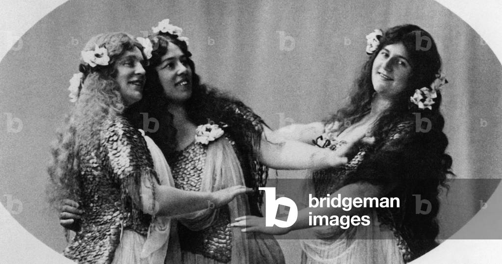 Opera actresses, 1914 (b/w photo)